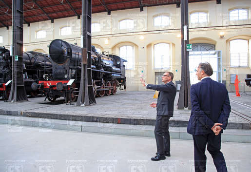 DGT_000012588_EOS.jpg DGT_000012588_EOS.jpg